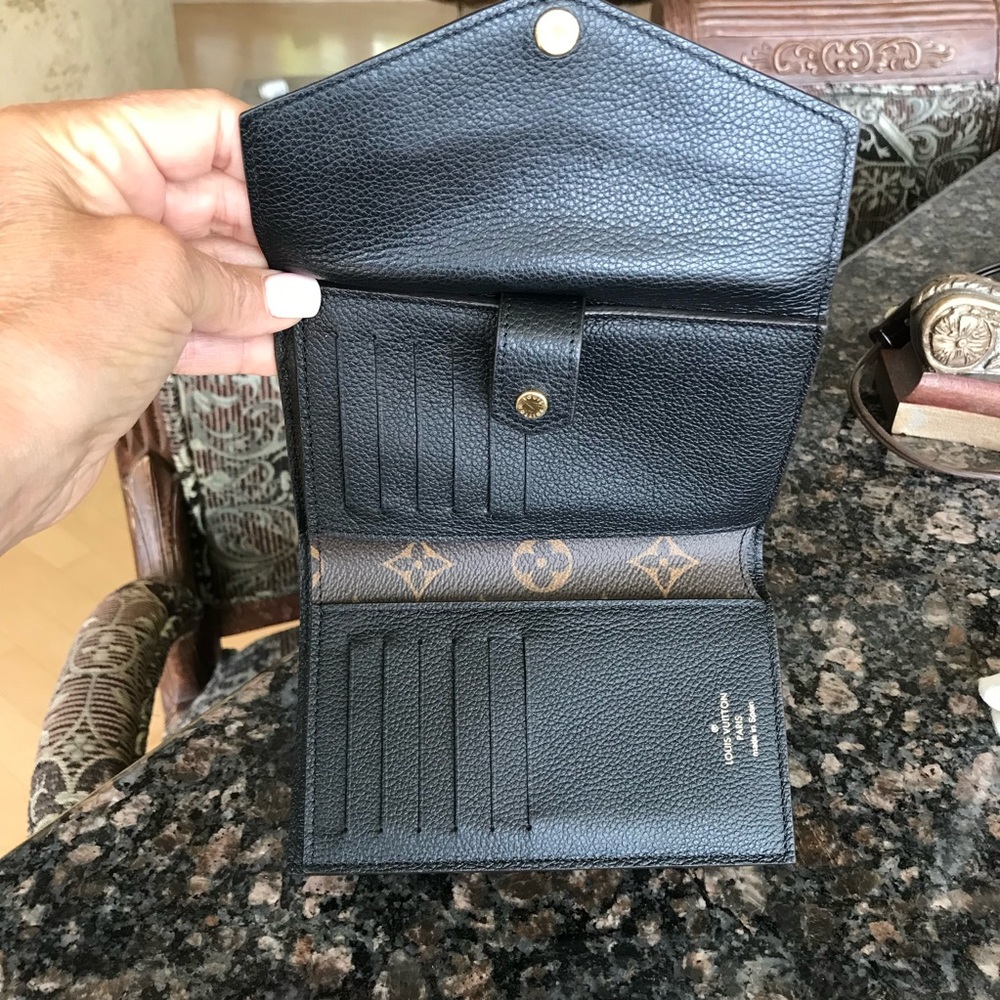 Exquisite Louis Vuitton Pallas Noir Compact  Wallet - Picture 7 of 16